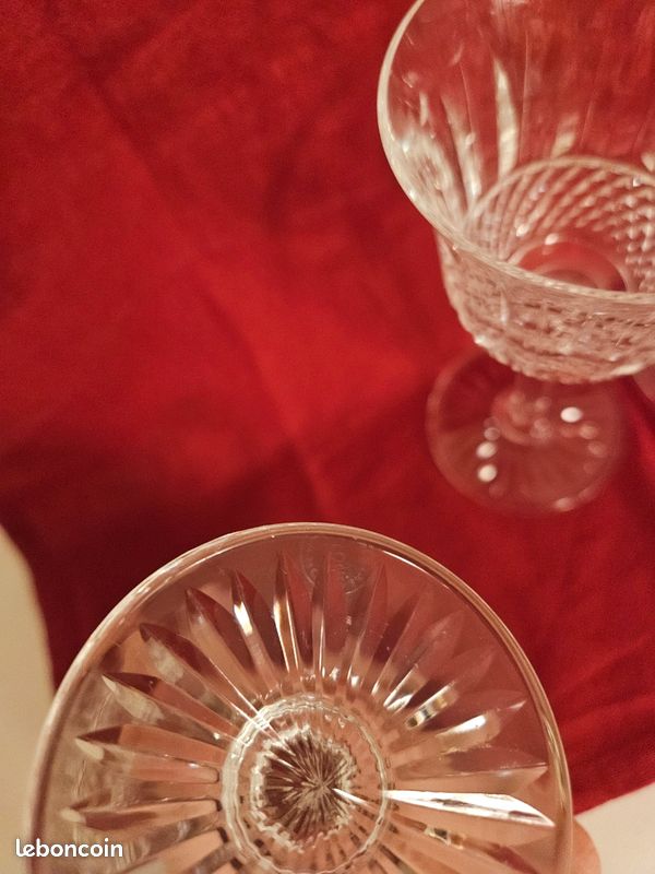 Lot de 4 verres à vin Tommy Saint Louid ébréchés (image 6)
