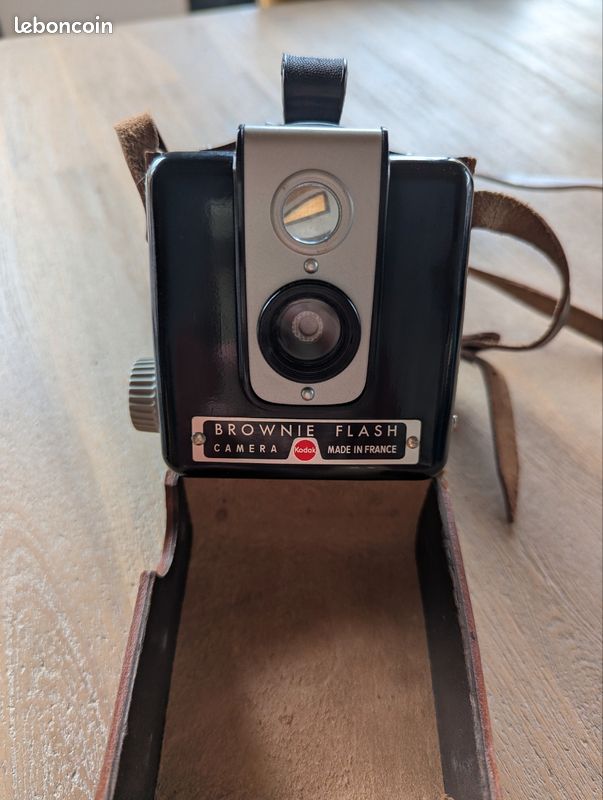 Appareil Photo Ancien Kodak Brownie Flash - Avec étui Cuir - Made In France