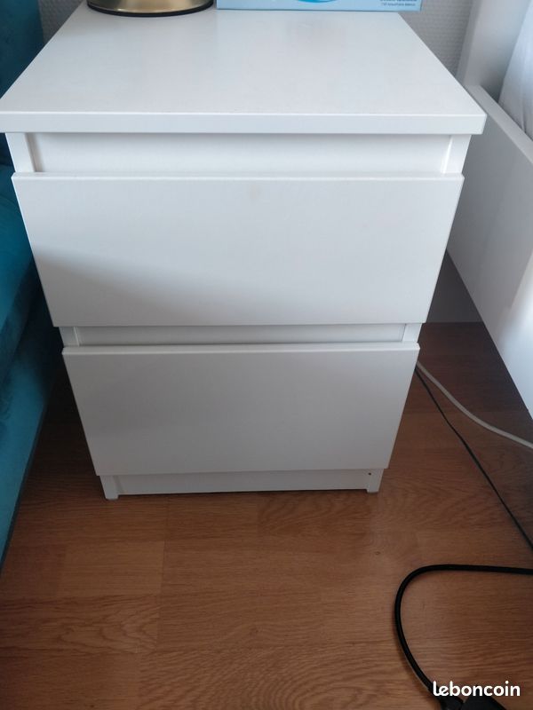 Table de chevet Ikea Malm (image 1)