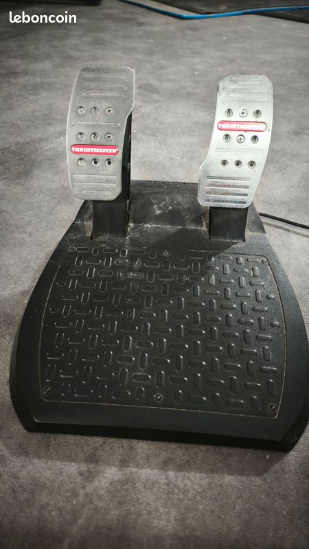 T300rs volant simulation automobile (image 3)