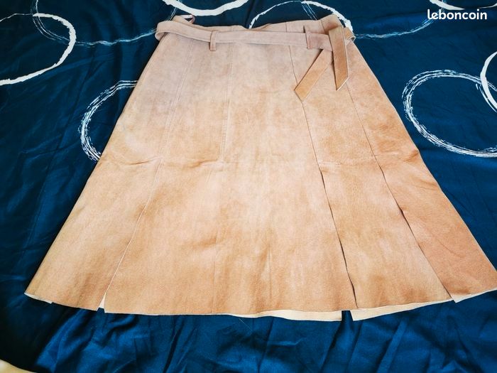 Jupe évasée En Daim Marron - Taille M (38 FR), Occasion Très Bon état, Style Bohème Chic