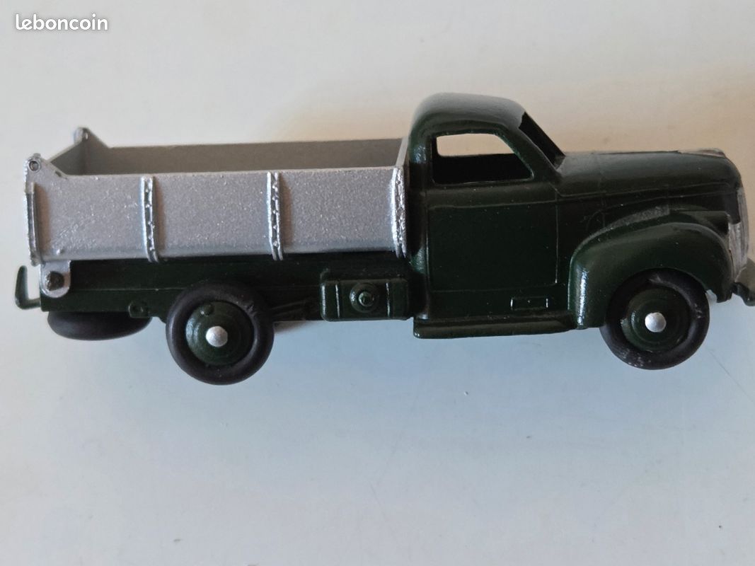 STUDEBAKER TAPISSIÃˆRE DINKY TOYS ATLAS 25L de reference 25L