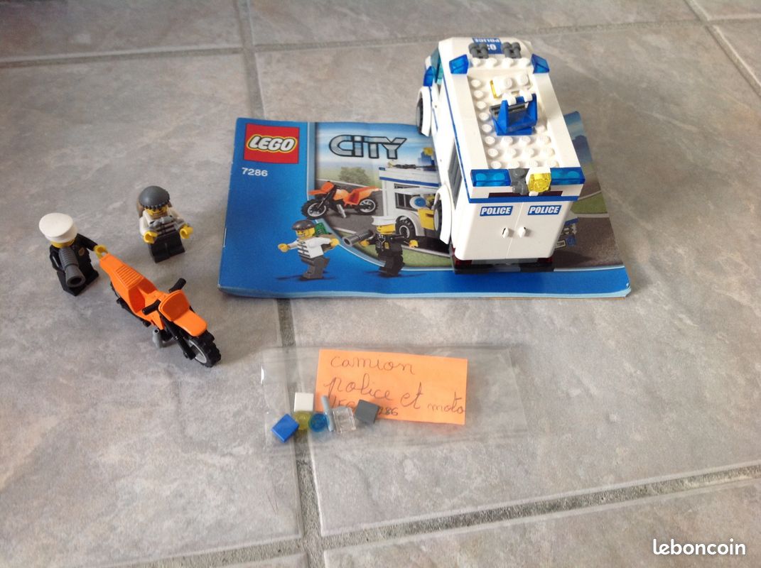 Le transport du prisonnier Lego city 7286 (image 2)