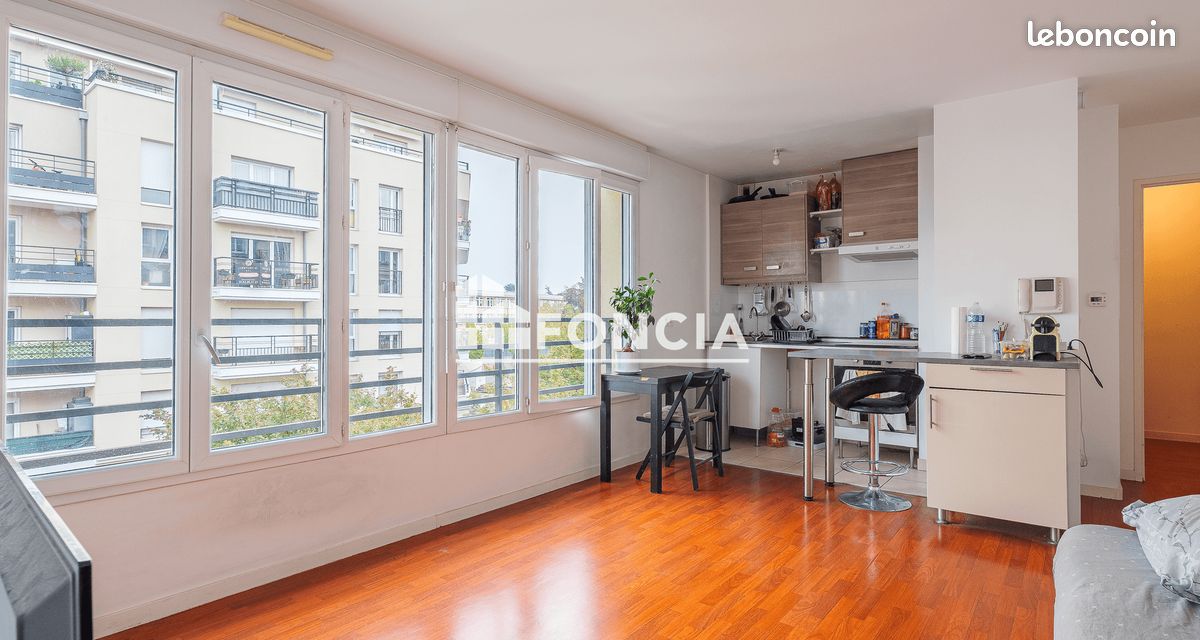 Parking 43 m² · à Noisy-le-Grand · 43 m² · 215 000 €