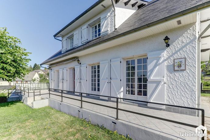 Maison 6 pièces 225 m²