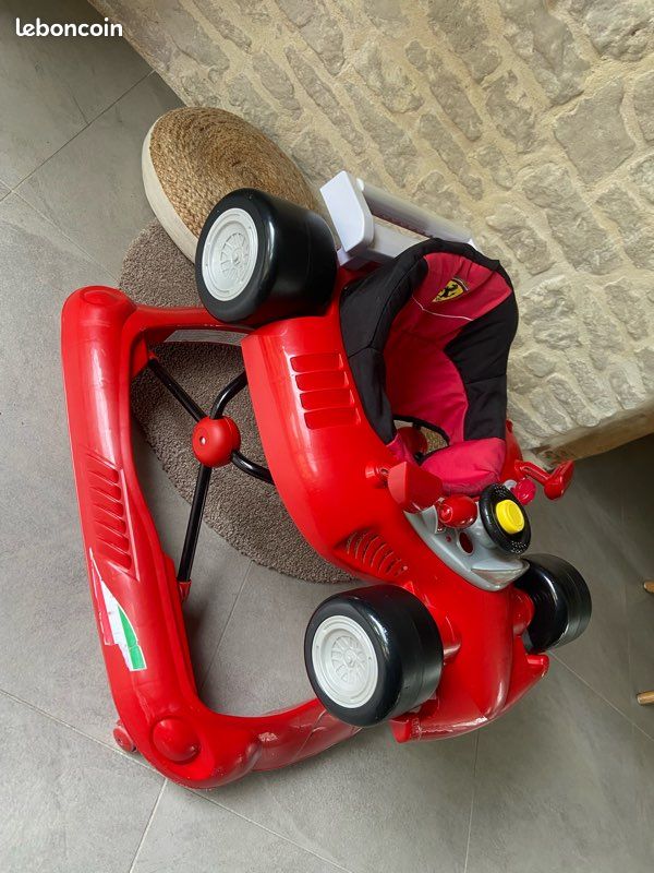 Trotteur FERRARI Rouge Équipement bébé