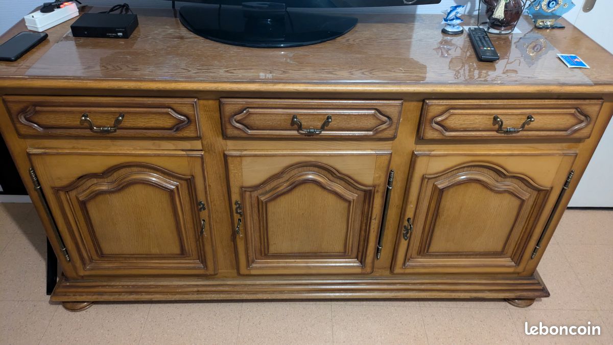 Grand buffet en bois massif-style rustique (image 1)