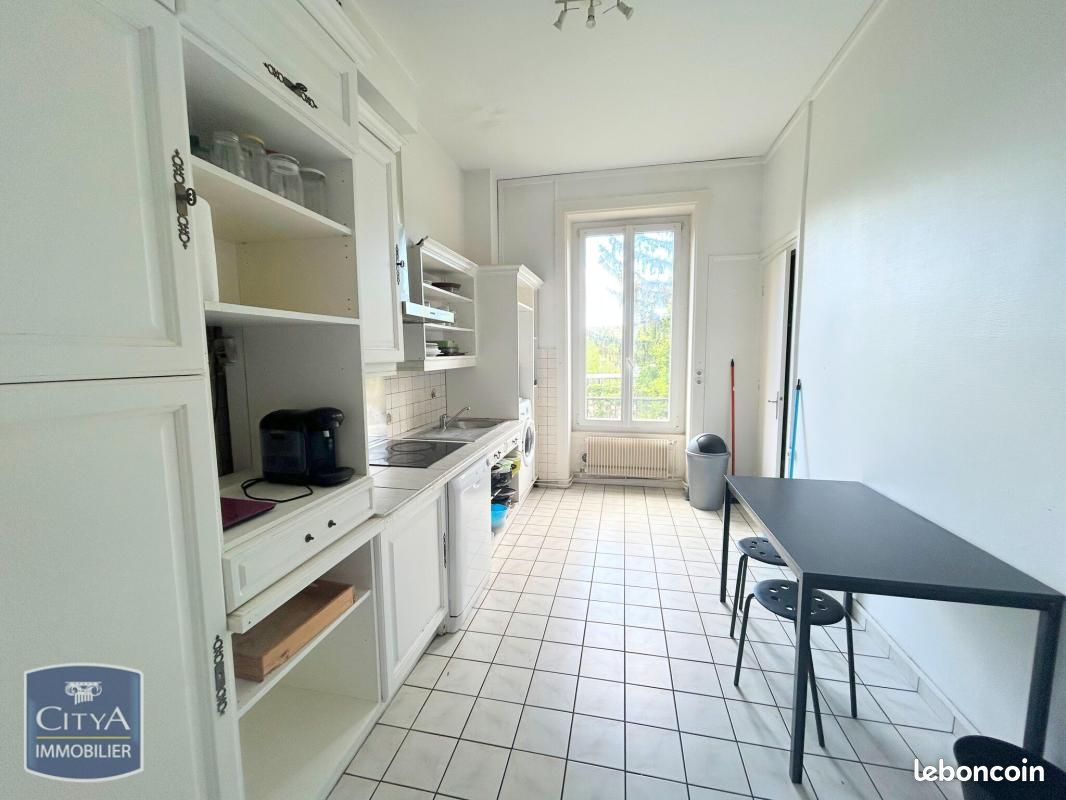 Appartement 5 pièces 108 m² · à Saint-Étienne · 108 m² · 99 000 €
