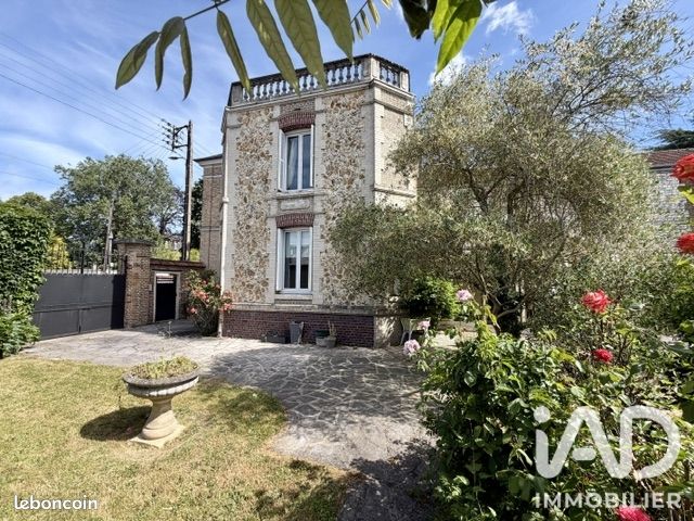 Maison 6 pièces 224 m² · à Caudebec-lès-Elbeuf · 224 m² · 369 900 €