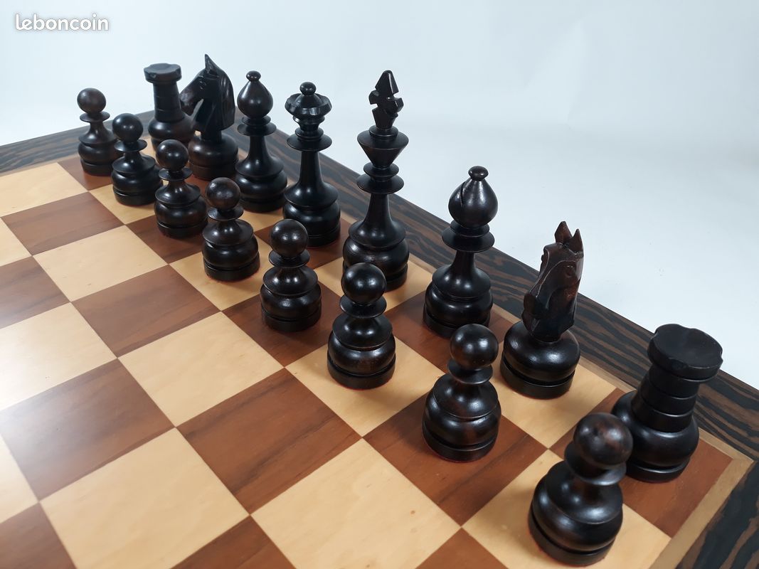Magnifique jeu d'échecs sculpté à la main - Albâtre