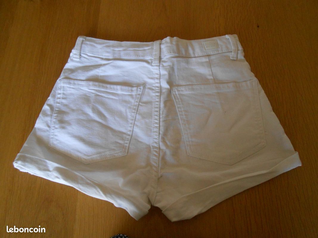 Short denim blanc, Bershka, taille 36 (image 2)