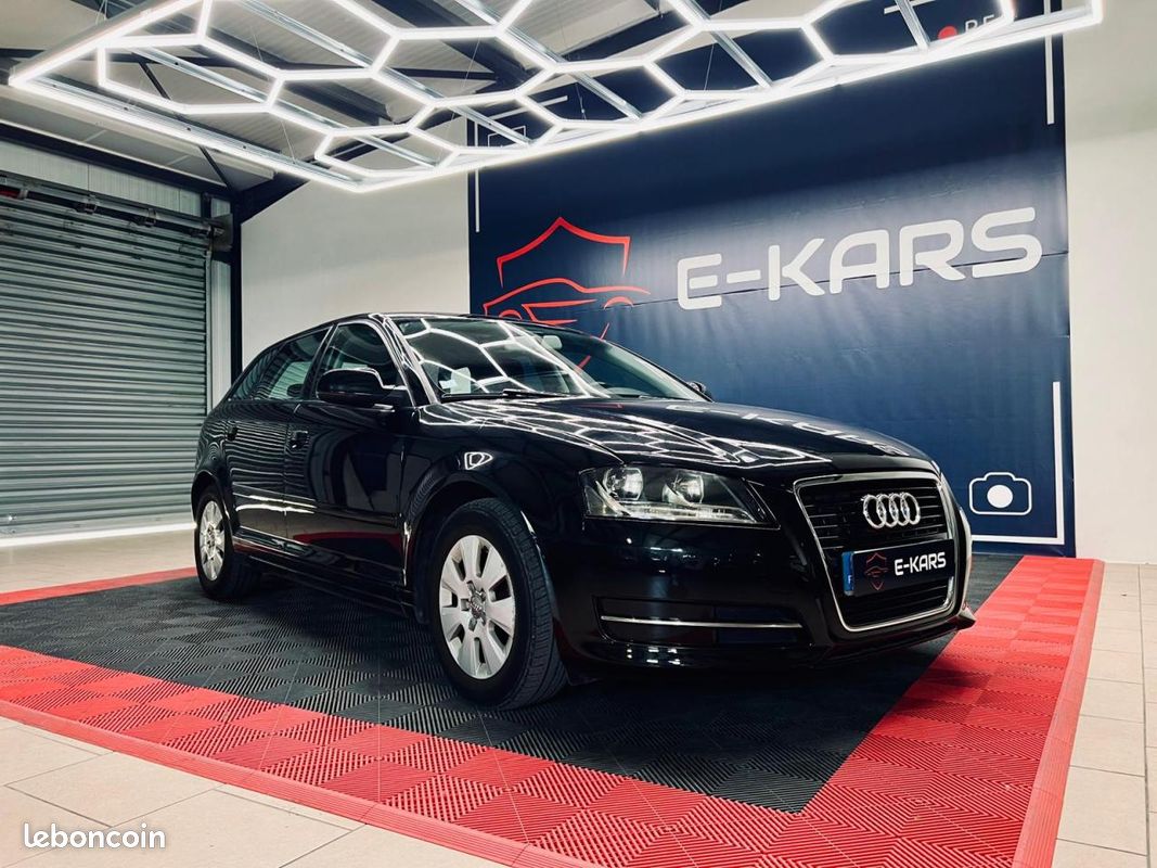 AUDI A3 SportBack 1.6TDI 105CH Ambition Luxe - GARANTIE 12 MOIS (image 1)