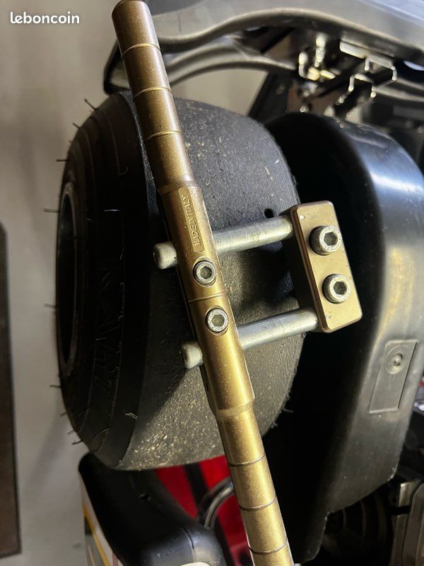 Cale pieds karting Intrepid (image 1)