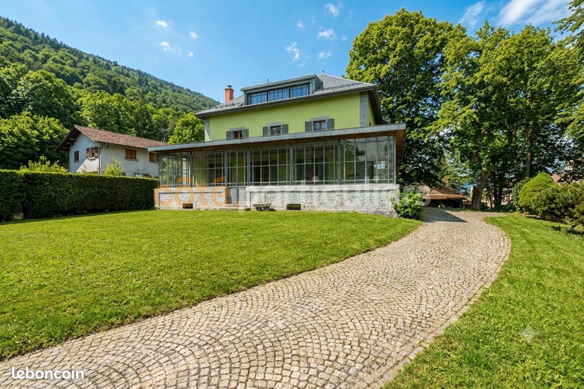 Maison 5 pièces 180 m² · à Monnetier-Mornex · 180 m² · 690 000 €