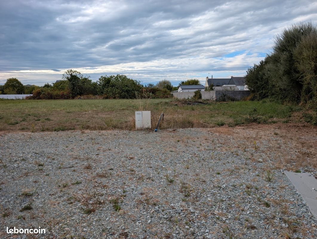 Terrain viabilisé 550 m2 · à Penmarch · 45 000 €