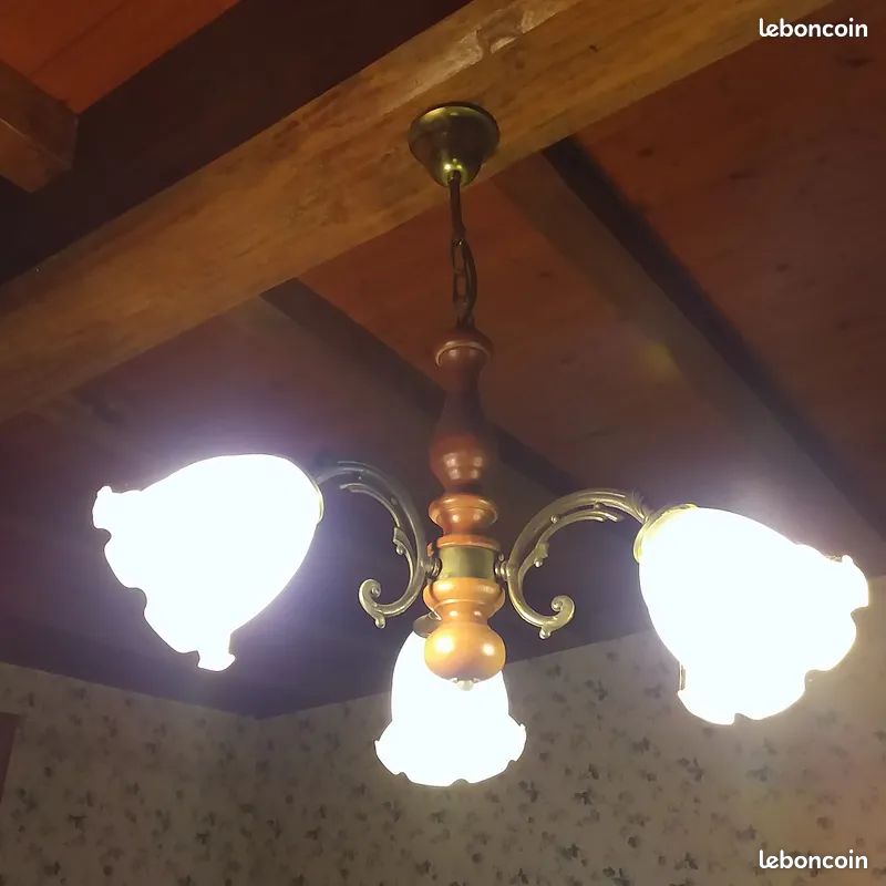 Lustre suspension 3 branche bois et laiton avec abat jour (image 1)