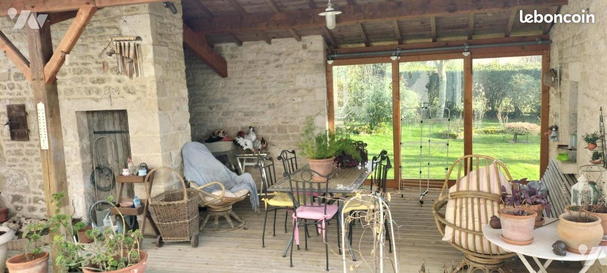 Maison 11 pièces 270 m² · à Périgné · 270 m² · 188 500 €
