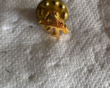 Peugeot - Beau pin's en zamac , auto Peugeot ancienne , Voiturette Lion des Frères Peugeot