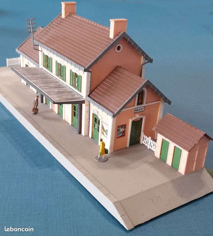 Lot De Maquettes De Gare Jouef - Modélisme Ferroviaire - Bâtiments, Flocage, Ferronnerie