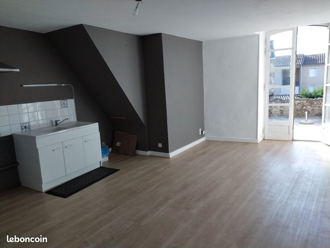 Appartement 3 pièces 60 m² · à Saint-Paul-Trois-Châteaux · 60 m² · 550 €/mois