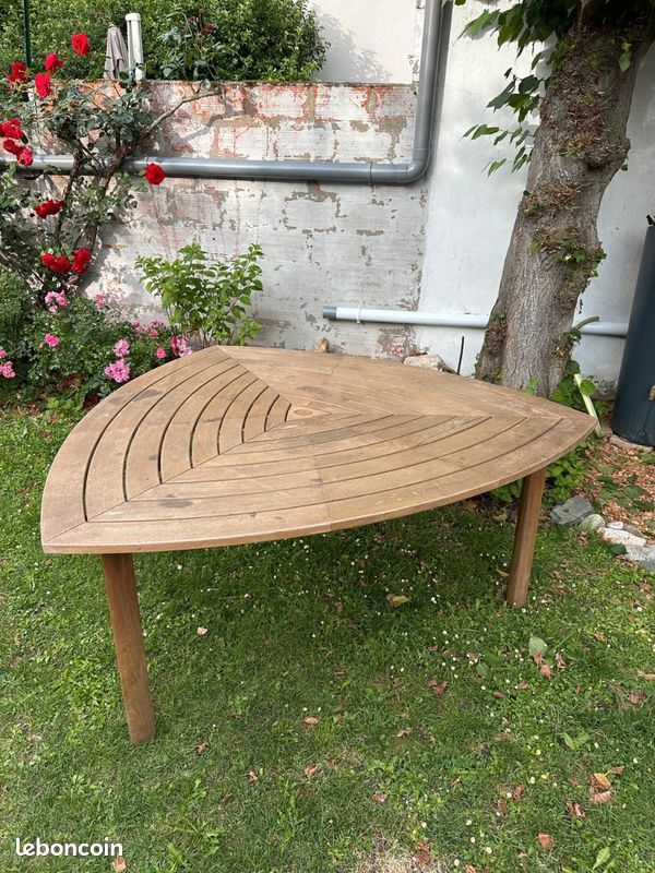 Table jardin teck triangulaire 8 personnes (image 2)