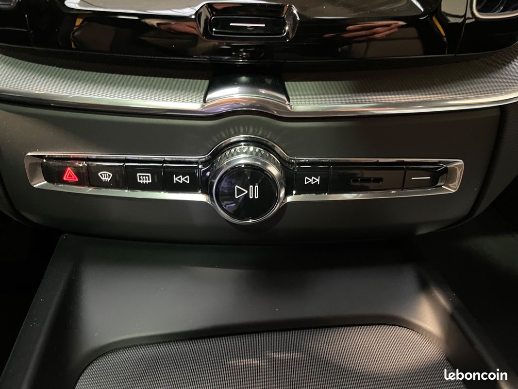 VOLVO XC60 T8 455Ch POLESTAR - 1 ère main - Historique VOLVO - Carplay - Attelage - Marches Pieds (image 34)