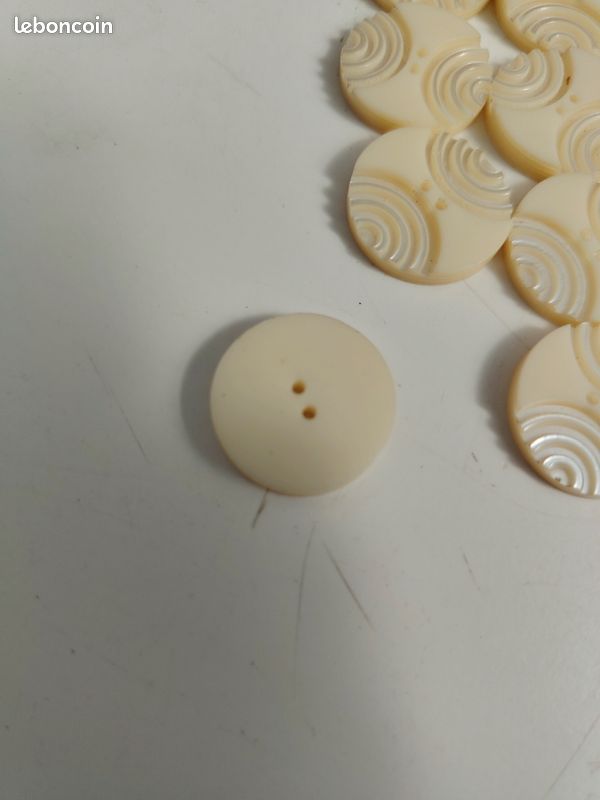 Lots de 8 boutons (image 3)
