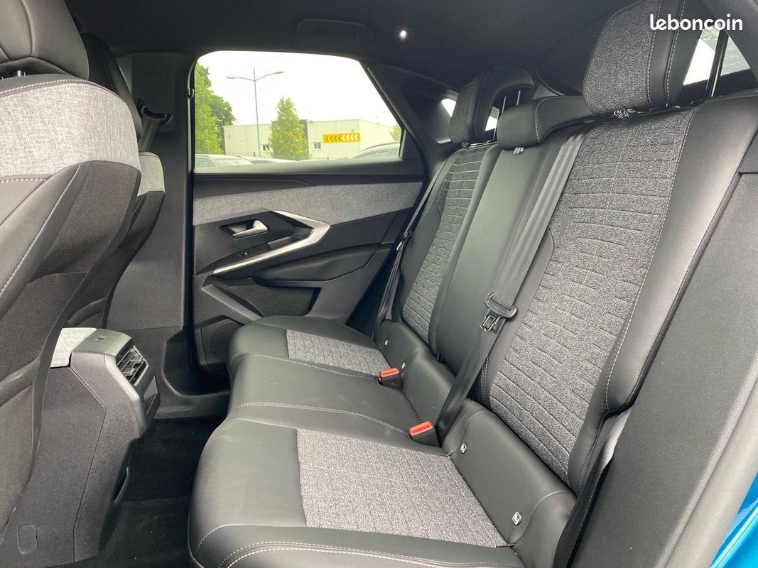PEUGEOT 3008 1.2 hybrid 145 allure e-dcs6 (image 12)
