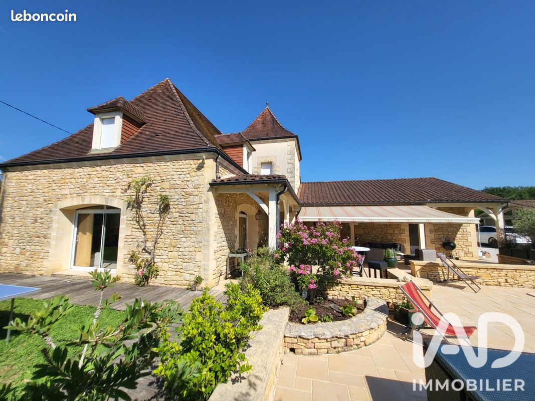 Maison 9 pièces 276 m² · à Carsac-Aillac · 276 m² · 595 000 €