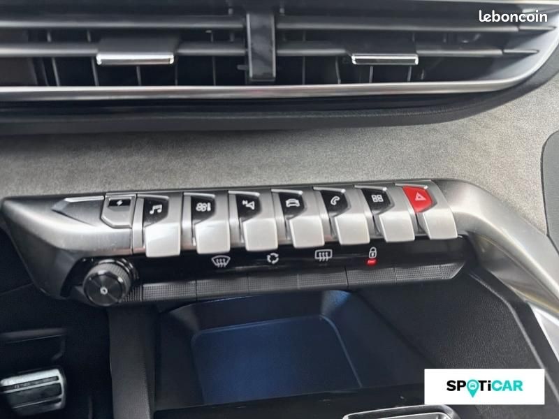 Peugeot 3008 HYBRID4 300ch GT e-EAT8 4X4 + TOIT OUVRANT + ATTELAGE + HAYON MAIN LIBRE (image 22)
