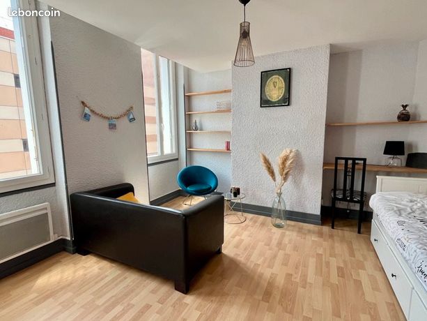 Studio 1 pièce 27 m² — 2