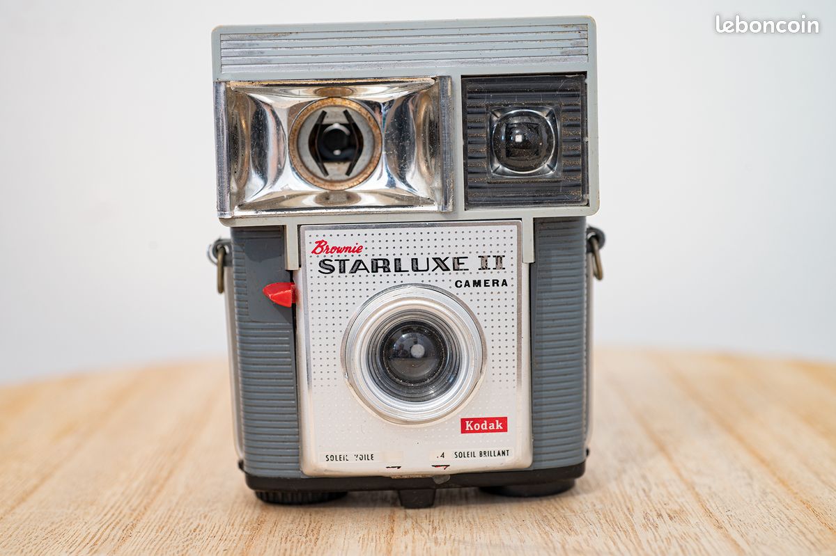 Appareil photo argentique Vintage des années 60 Brownie Flash
