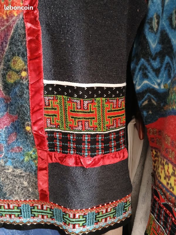 Pull coloré de marque (image 3)