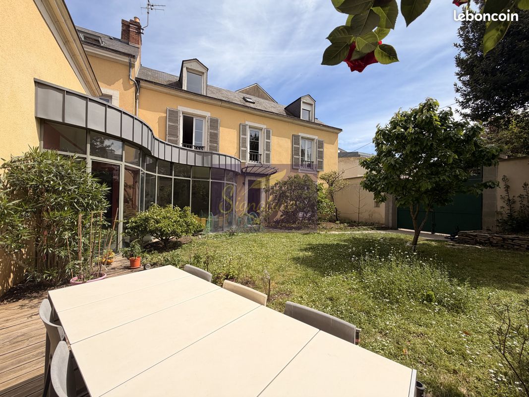 Maison 9 pièces 280 m² · à Le Mans · 280 m² · 689 980 €