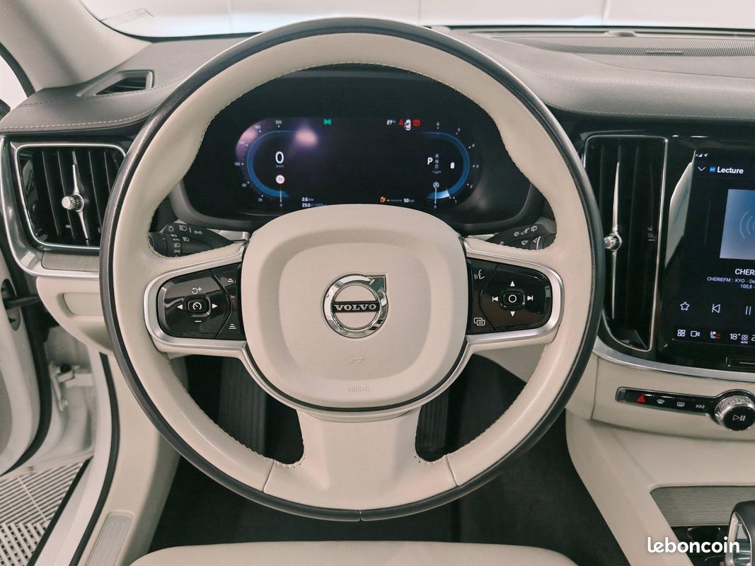 Volvo V60 B4 197ch Ultimate Style Dark Geartronic 8 (image 14)