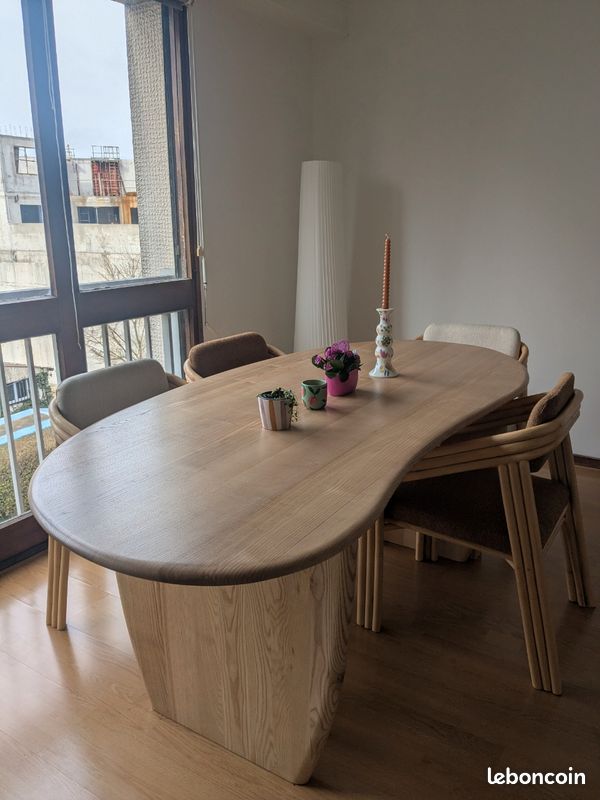 Table neuve à manger en bois de frêne massif (image 1)