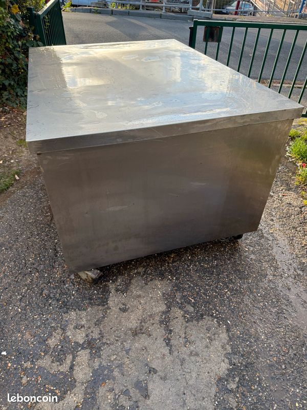 Table ilot inox sur roulettes - Équipements pour restaurants & hôtels