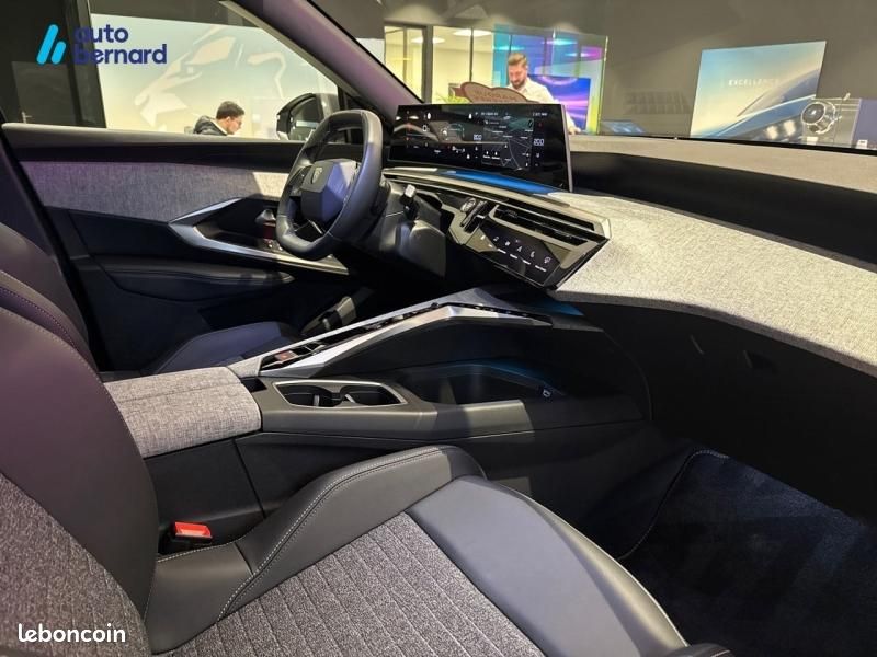 Peugeot 3008 1.2 Hybrid 145ch Allure e-DCS6 (image 23)
