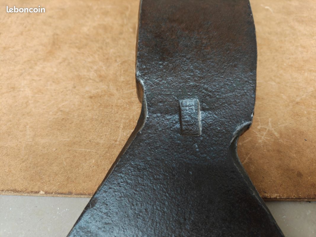 Hache forgée estampillée (2,2kg) (image 5)