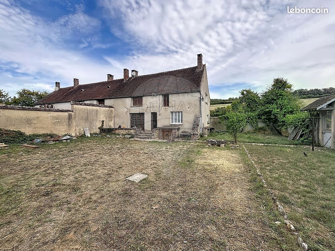 Maison 5 pièces 110 m² · à Les Bordes · 110 m² · 108 000 €