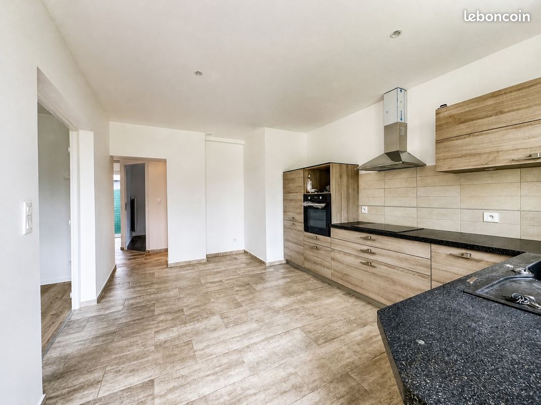 Maison 5 pièces 138 m² · à Rainneville · 138 m² · 242 000 €