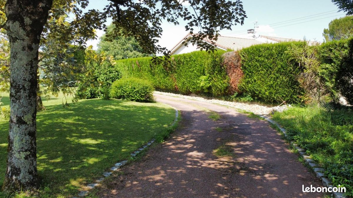 Villa 7 pièces 220 m² - Chassors 16200 Luchac (image principale 4)