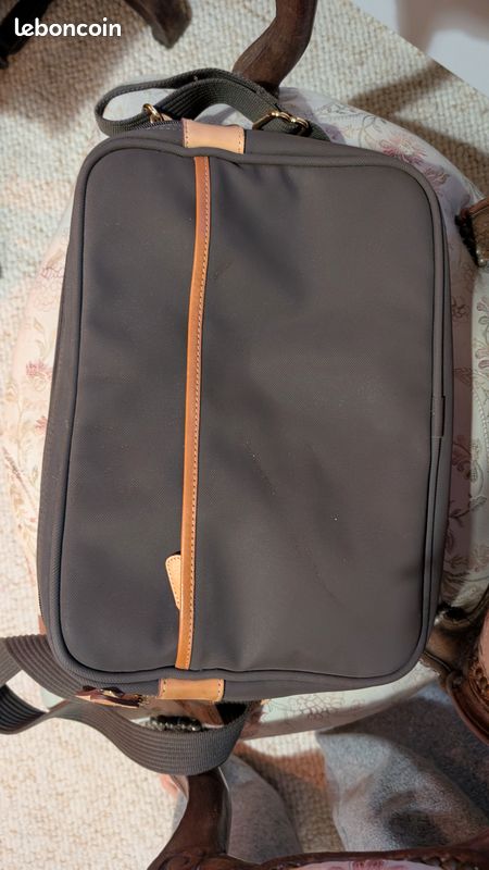Sac besace Lancel en toile imperméable (image 2)