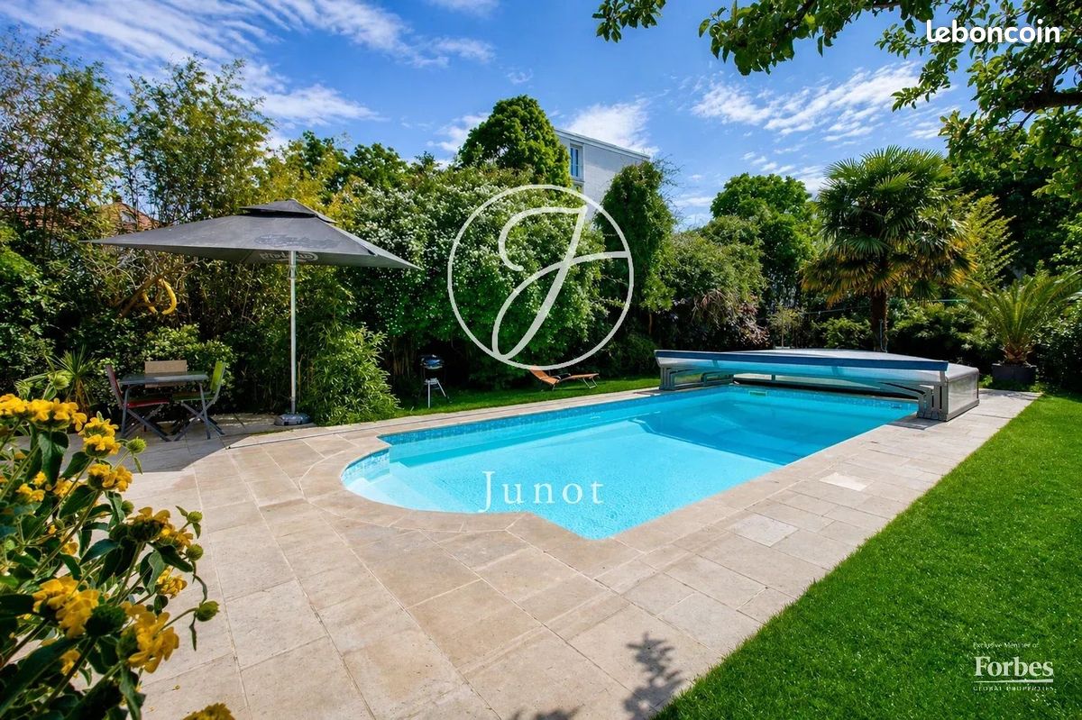 Maison 10 pièces 259 m² · à Rueil-Malmaison · 259 m² · 1 350 000 €