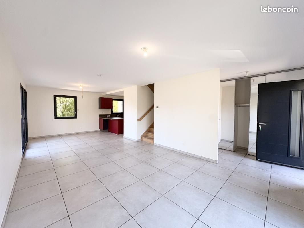 Maison 5 pièces 110 m² · à Montmerle-sur-Saône · 110 m² · 1 290 €/mois