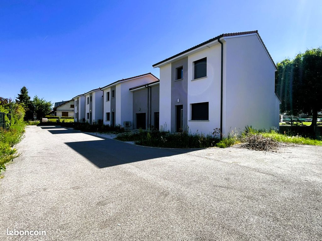 Maison 5 pièces 97 m² · à Froges · 97 m² · 349 000 €