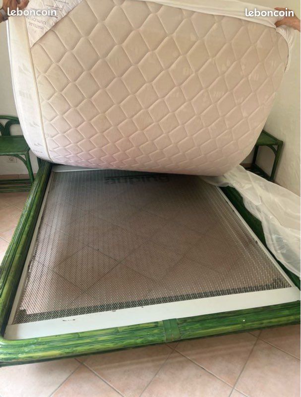 Lit, commode, table de chevet, miroir (image 7)