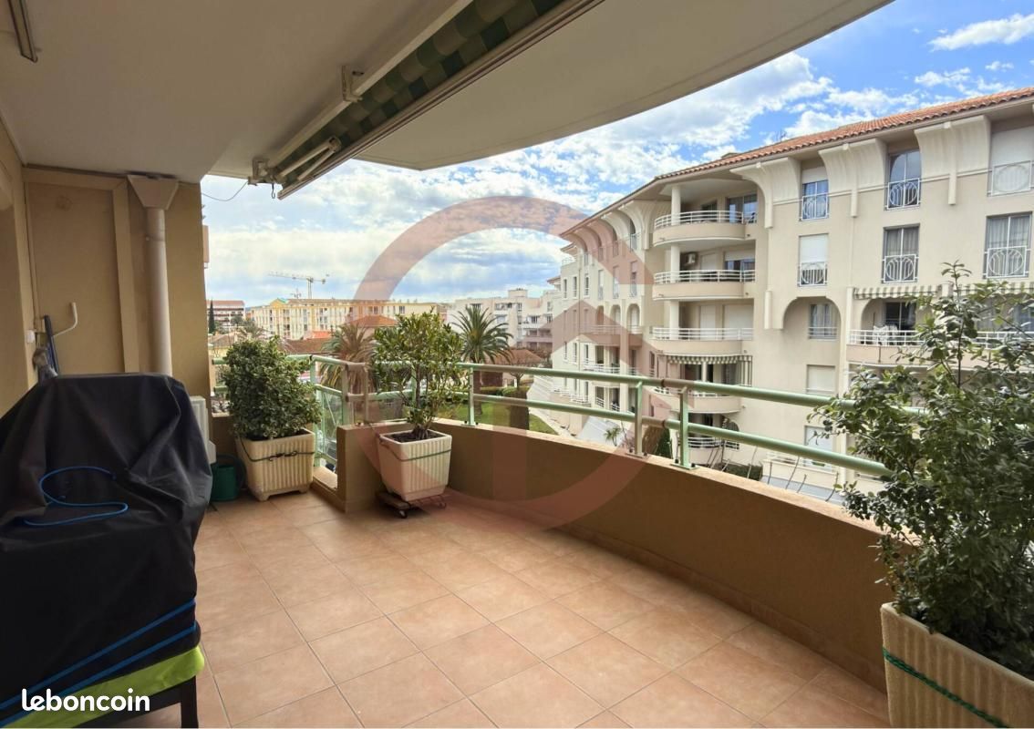 Appartement 2 pièces 54 m² · à Saint-Raphaël · 54 m² · 100 000 €