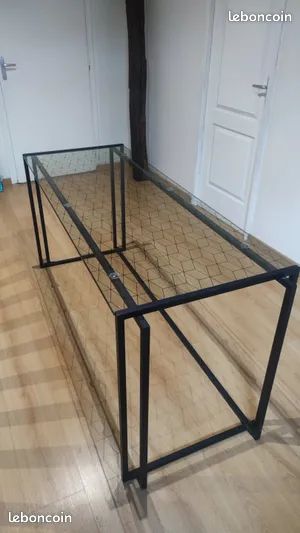Bureau verre et metal (image 1)