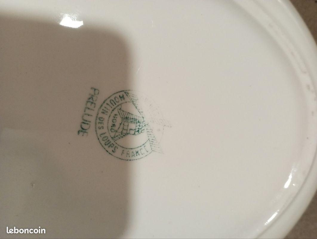 Plat oval 34x24cm faïencerie de Moulin des Loups fleur Fleury floral rose vert bleu jaune blanche est orné d'un bouquet floral central multicolore de style champêtre Ancien rétro vintage (image 2)
